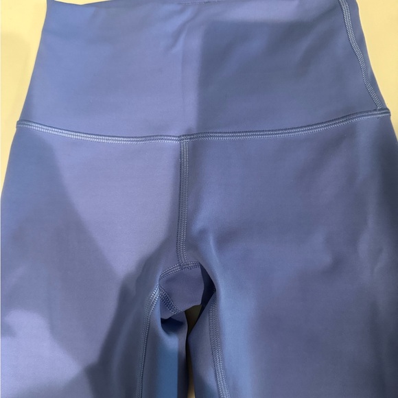 Like new Lululemon Athletica Wunder Trian Wild Indigo and Leggings size 2 - Picture 6 of 7